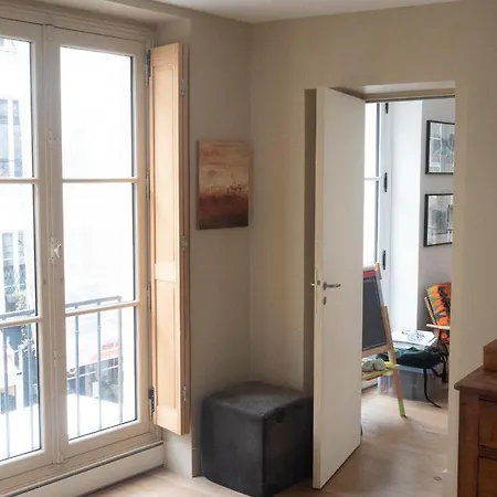 Hostnfly - Magnificent Bright, Spacious Apt Near The Halles * Paris
